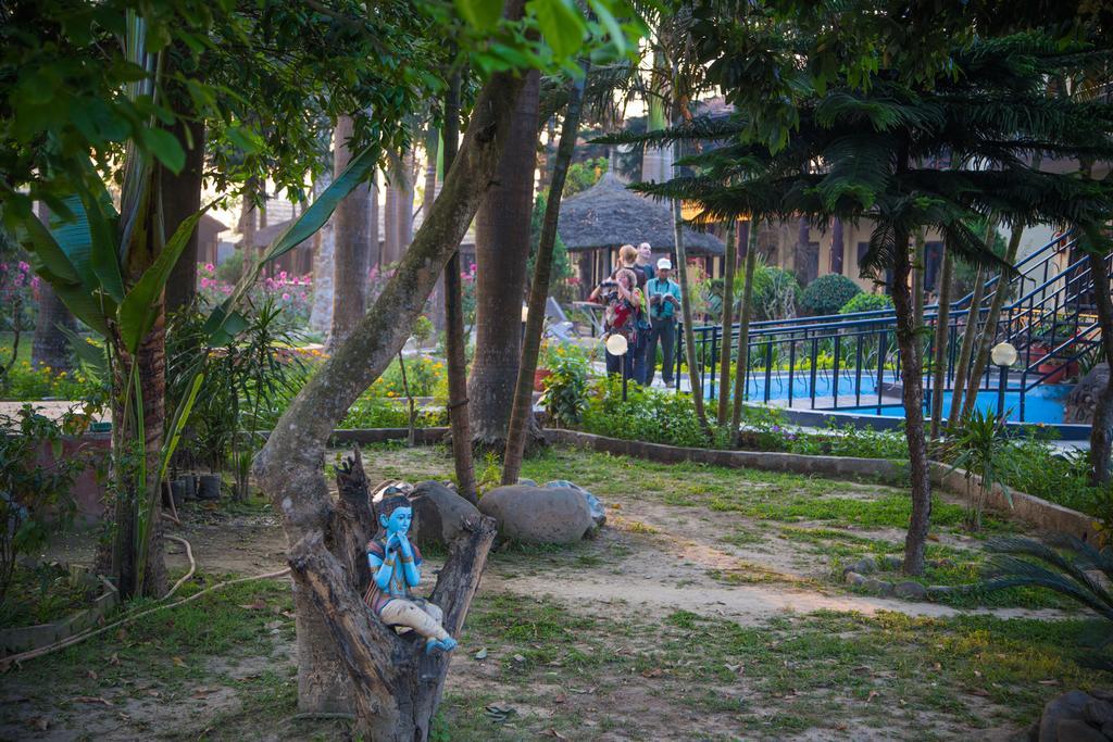 Chitwan Adventure Resort Sauraha Eksteriør bilde