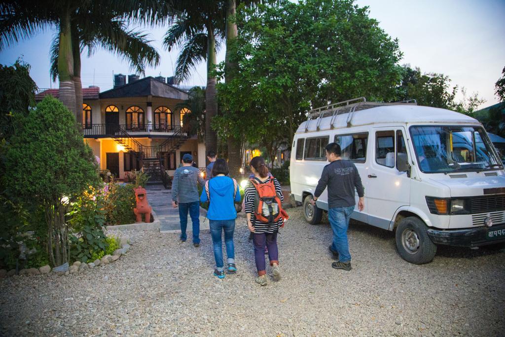 Chitwan Adventure Resort Sauraha Eksteriør bilde