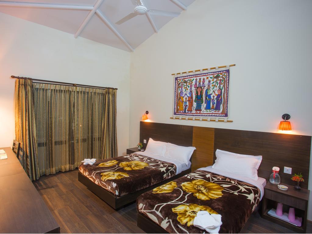 Chitwan Adventure Resort Sauraha Eksteriør bilde