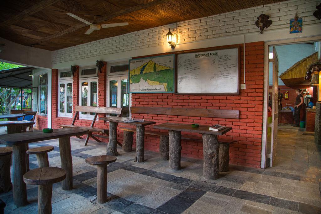 Chitwan Adventure Resort Sauraha Eksteriør bilde