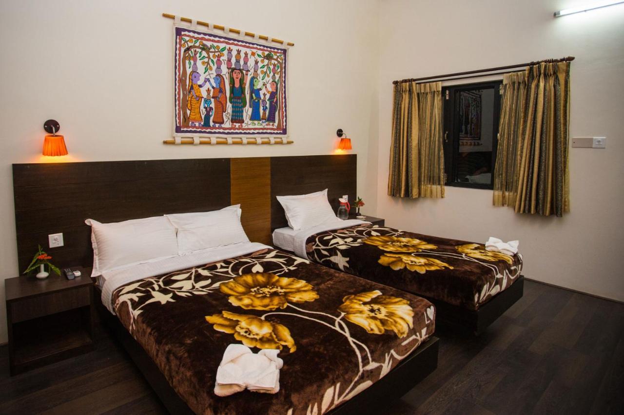 Chitwan Adventure Resort Sauraha Rom bilde